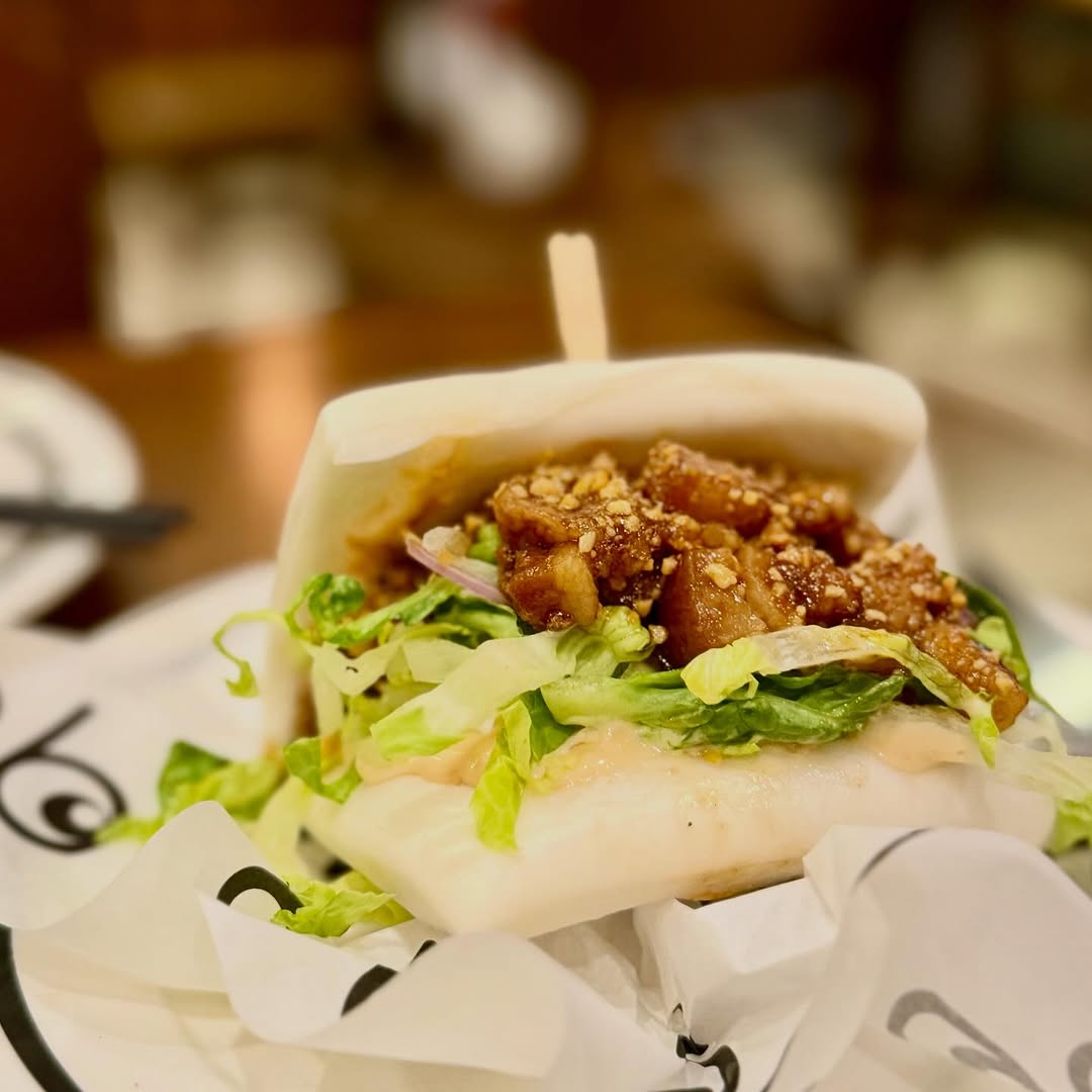 Braised pork bao closeup
